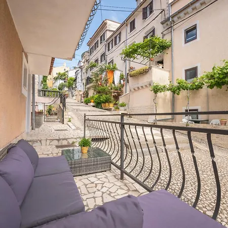 Tatil Evi Vitas Bakar